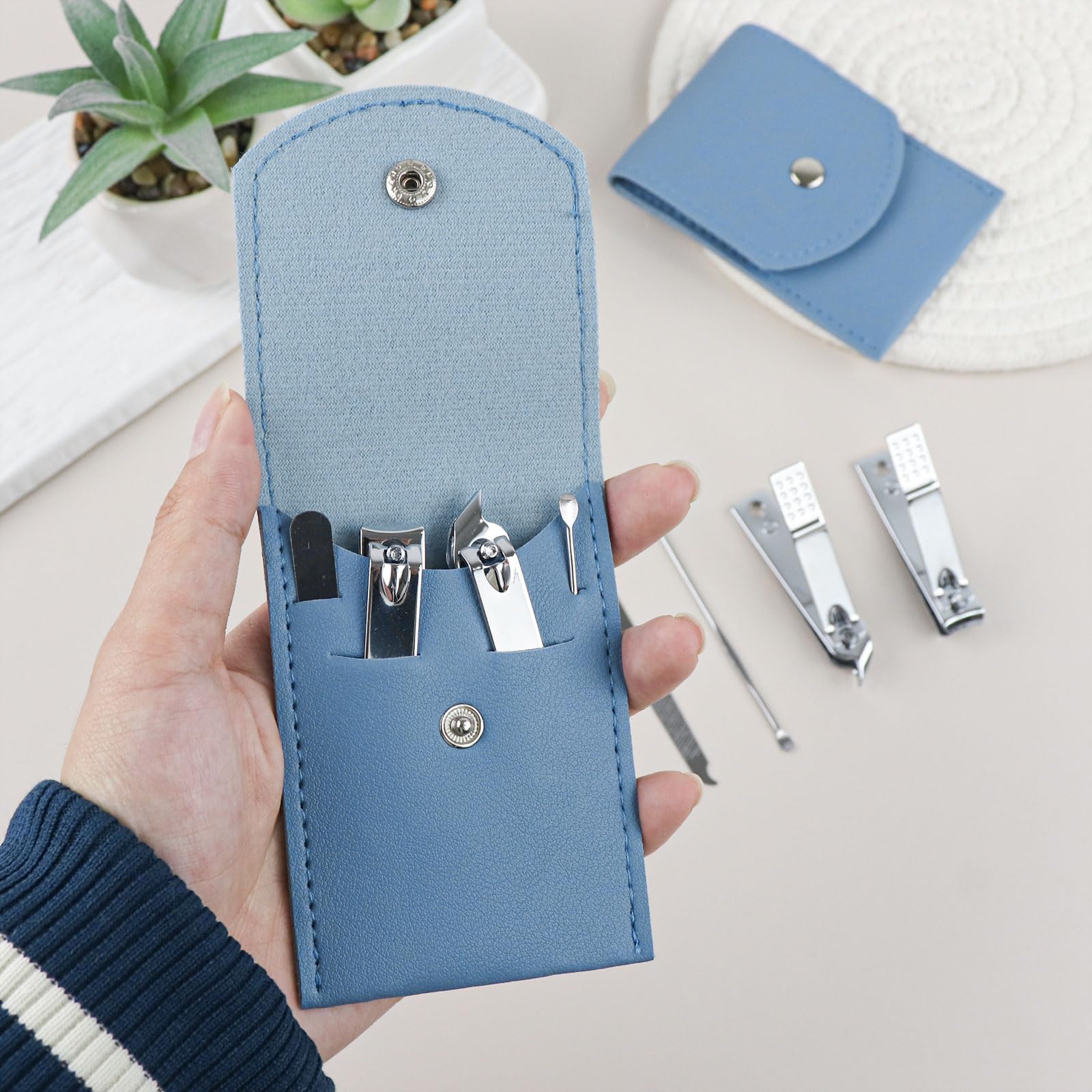 HDFCLUP compact nail file and case keep tools organized.