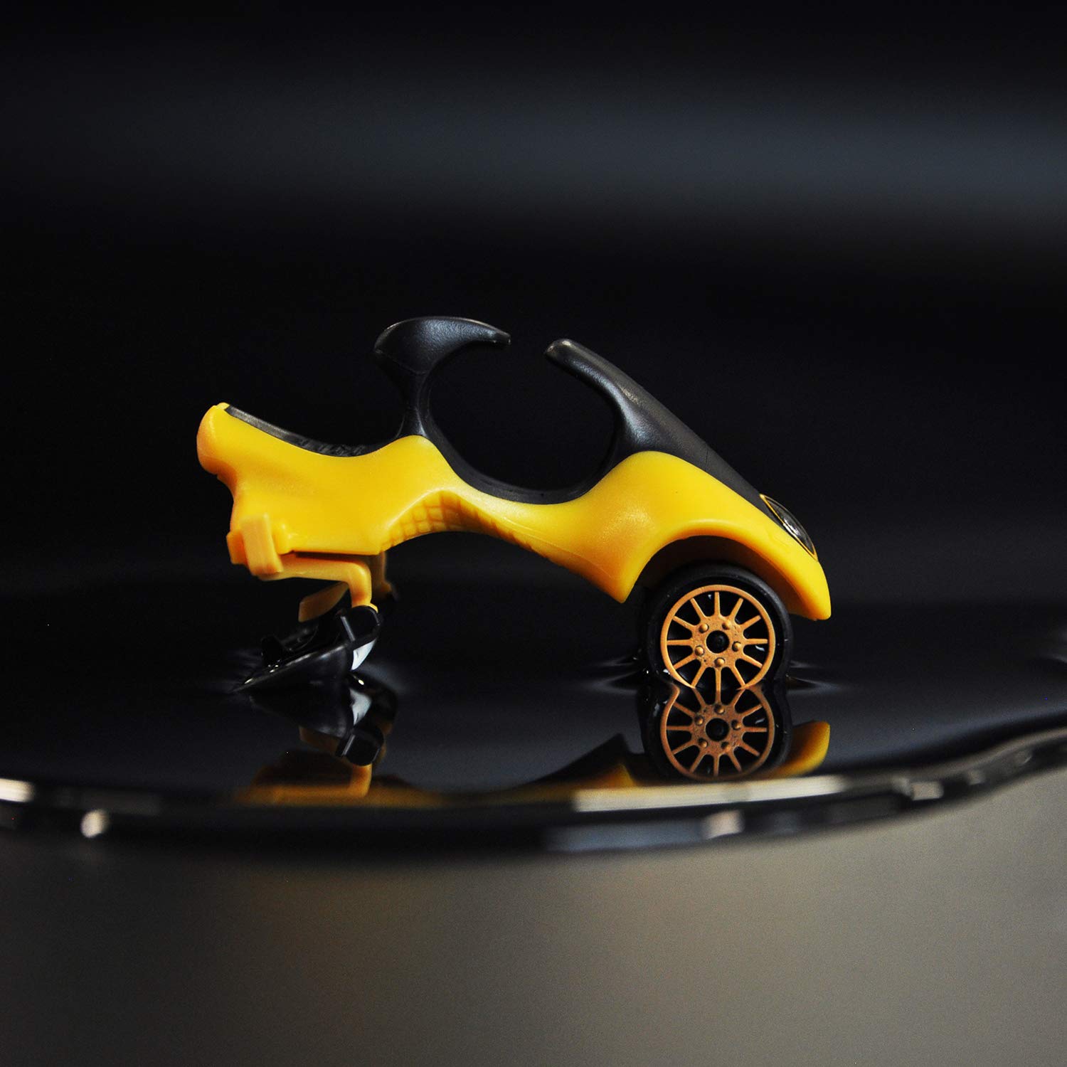 HeadBlade ATX Razor flow-through design simplifies rinsing during shaving sessions