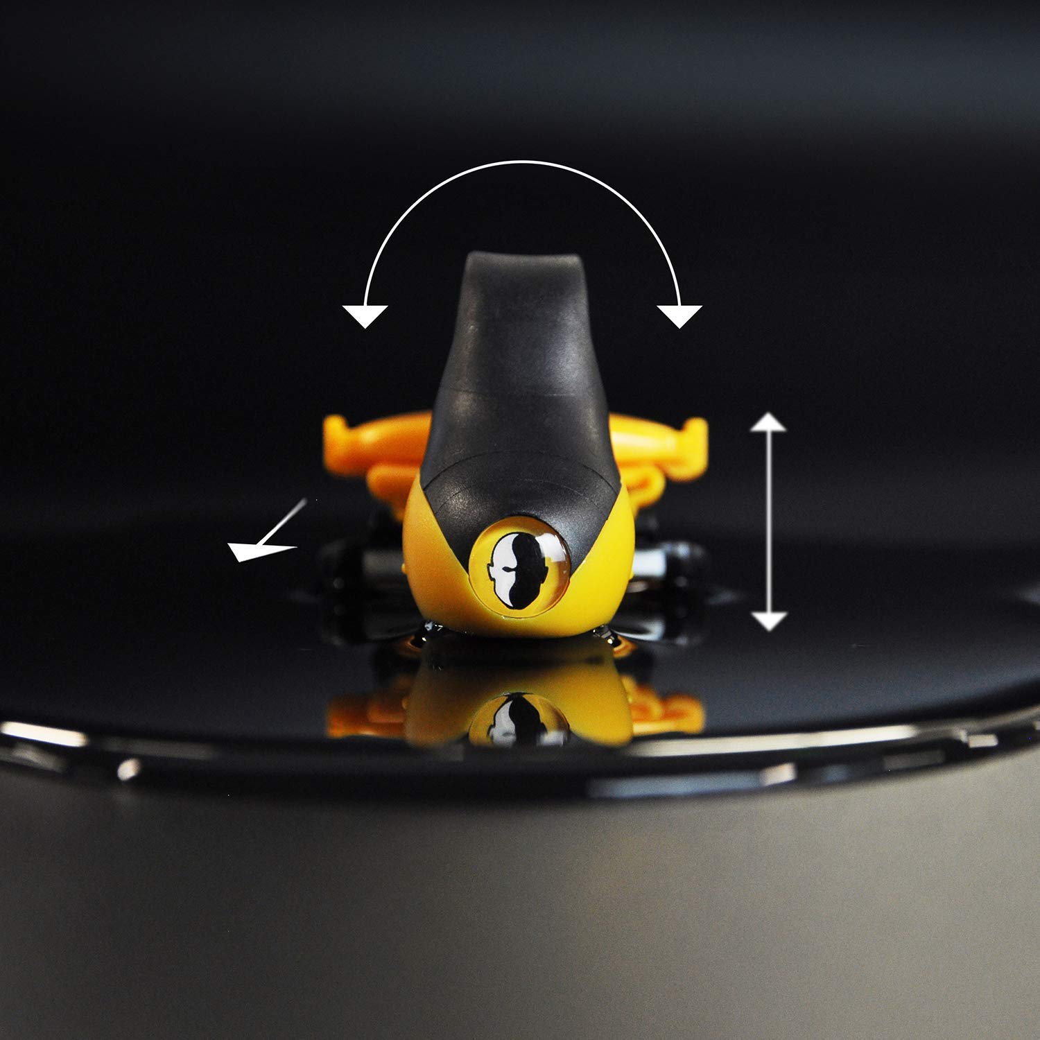 HeadBlade Moto dual suspension close-up showcases stability for a smoother pass.