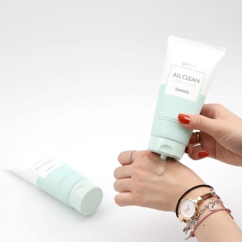 HEIMISH All Clean Green Foam translucent gel-texture ready for daily use.