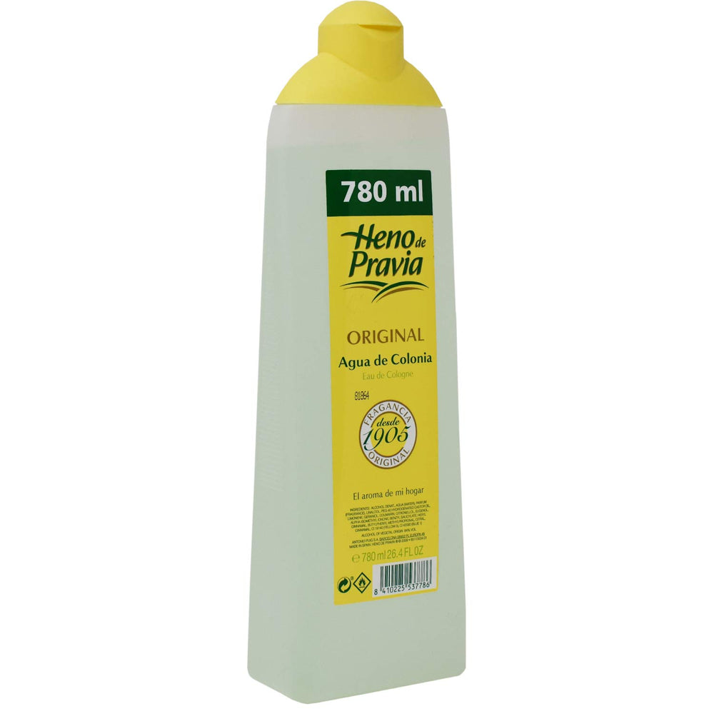 Heno de Pravia Original spray action demonstrates easy, even fragrance application.
