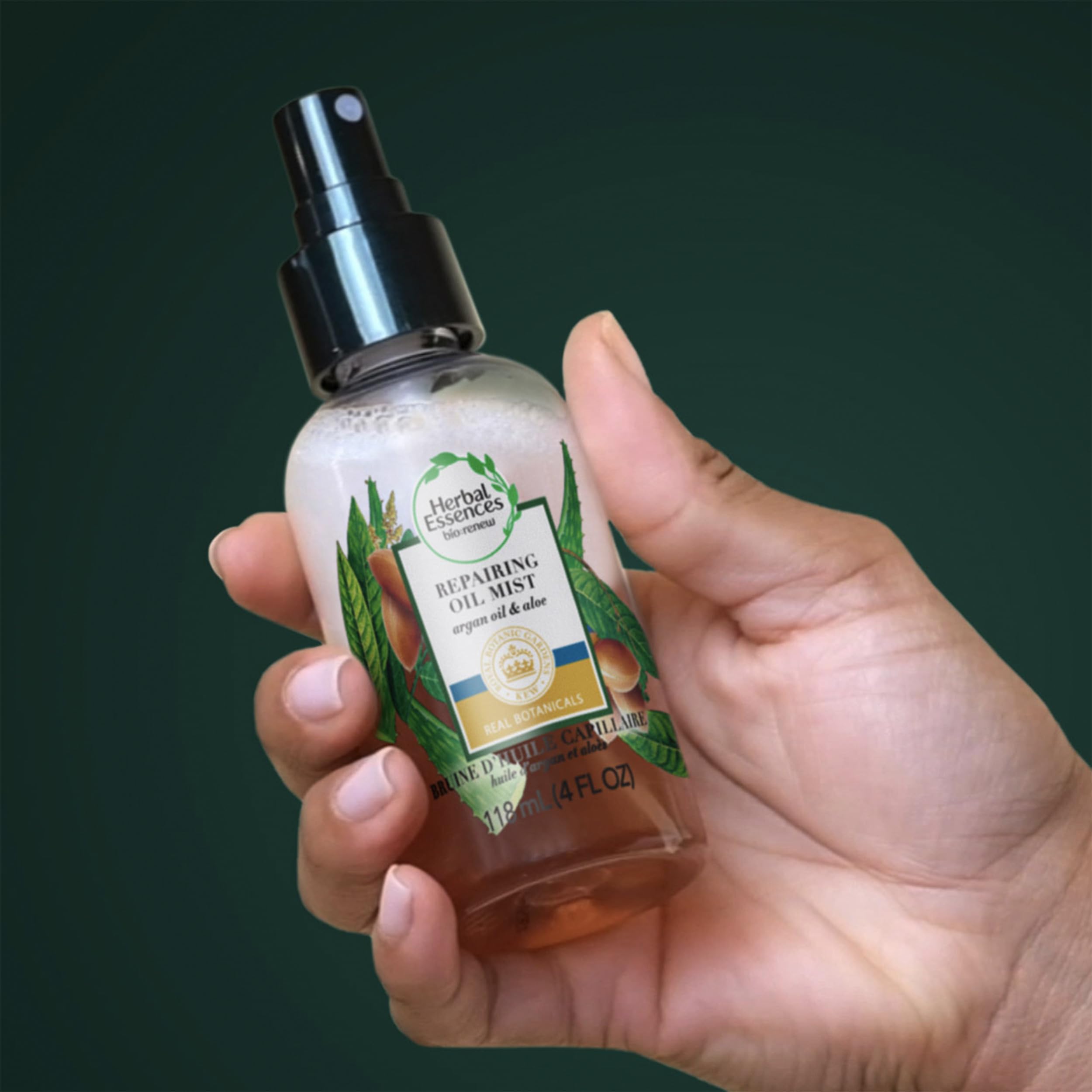 Herbal Essences Bio Renew Argan Oil Aloe mist hair detangling in action