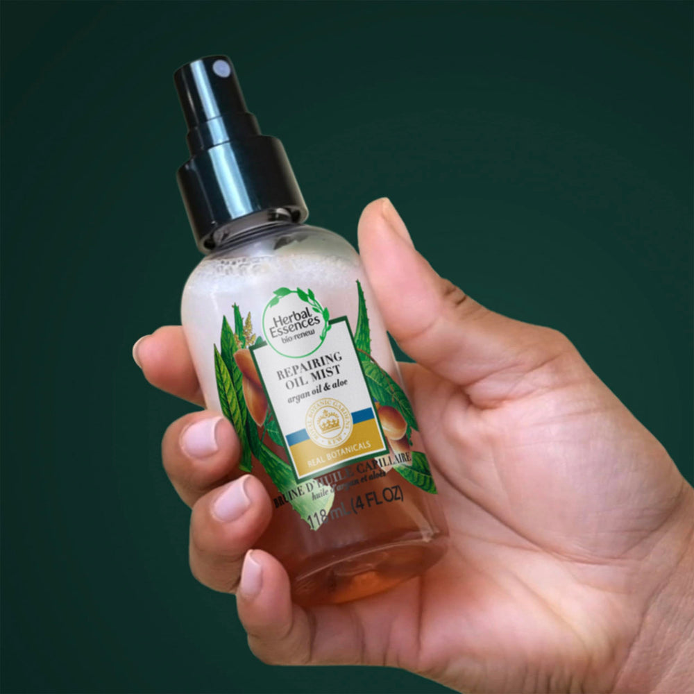 Herbal Essences Bio Renew Argan Oil Aloe mist hair detangling in action