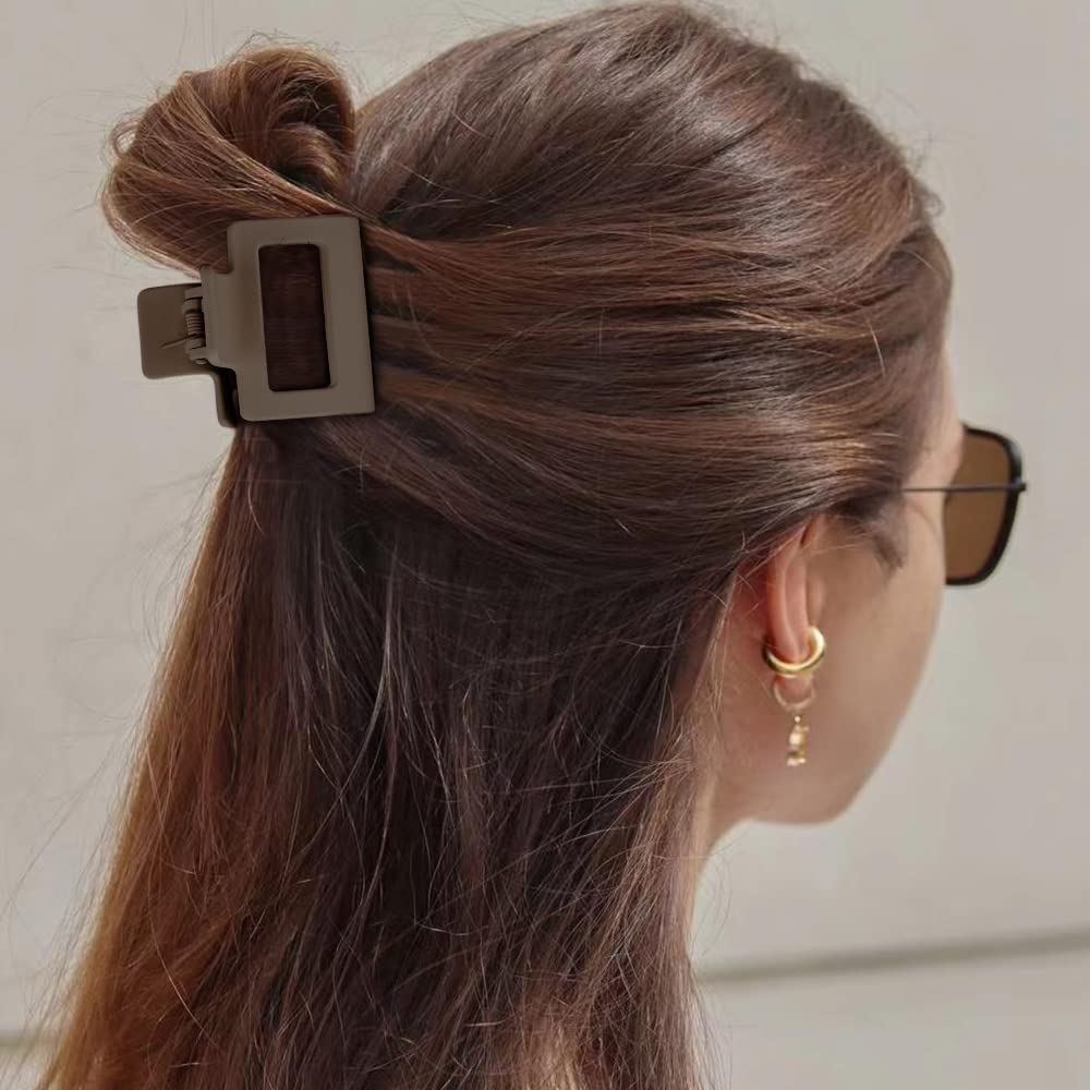HFLYJPYW beige clip complements medium hair and casual outfits