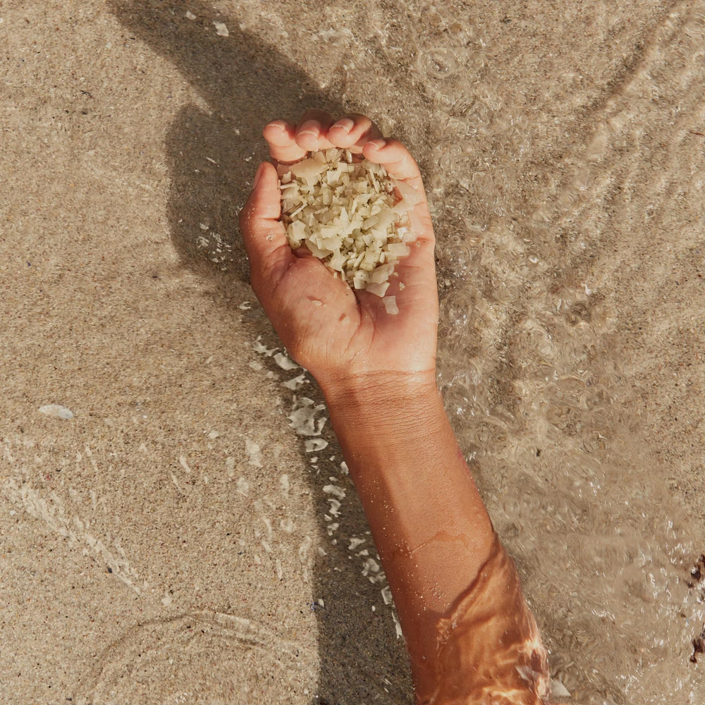 HigherDOSE French green clay and algae detail emphasizing skin-refreshing minerals