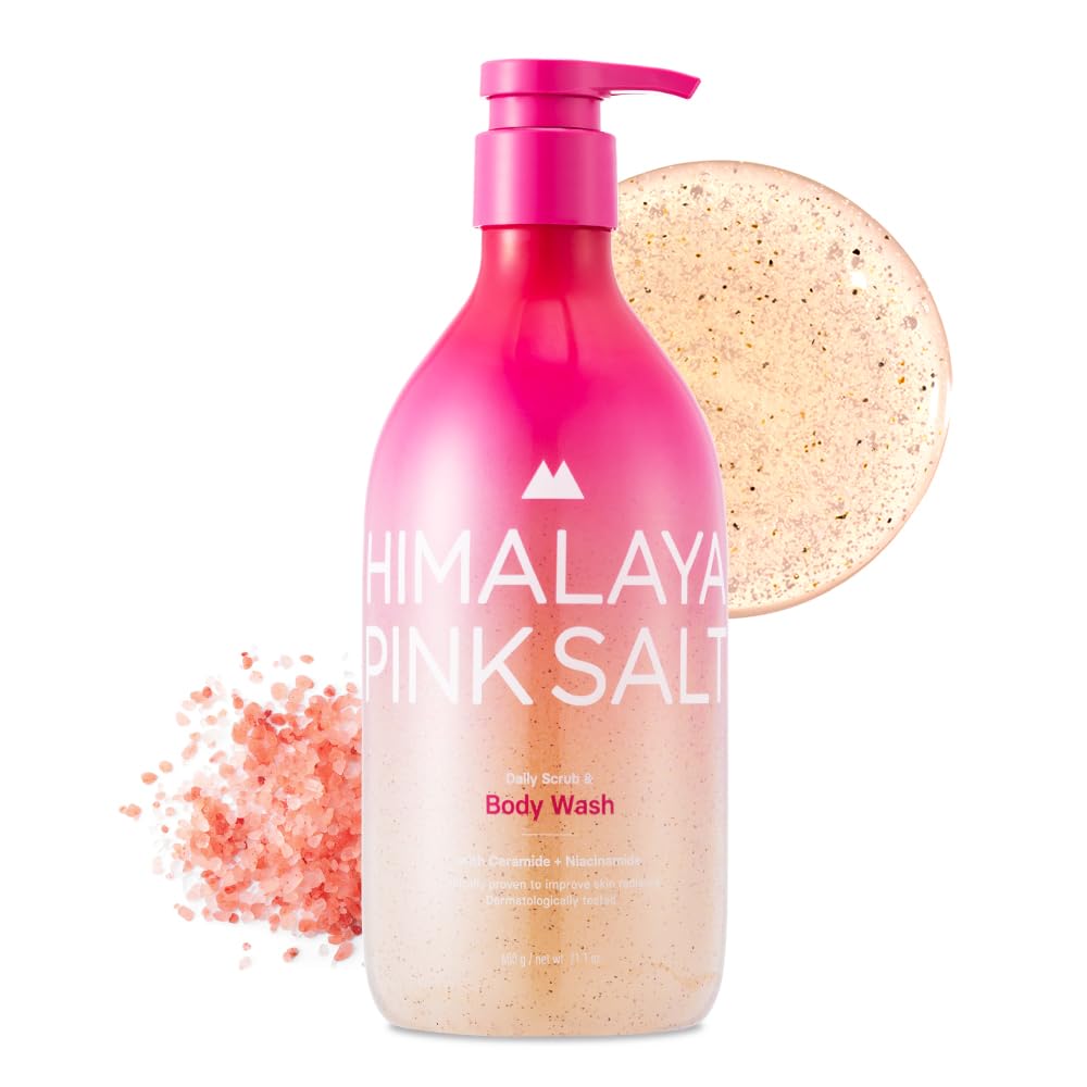 Himalaya Pinksalt daily scrub bottle demonstrating hydrating exfoliation for smoother skin.