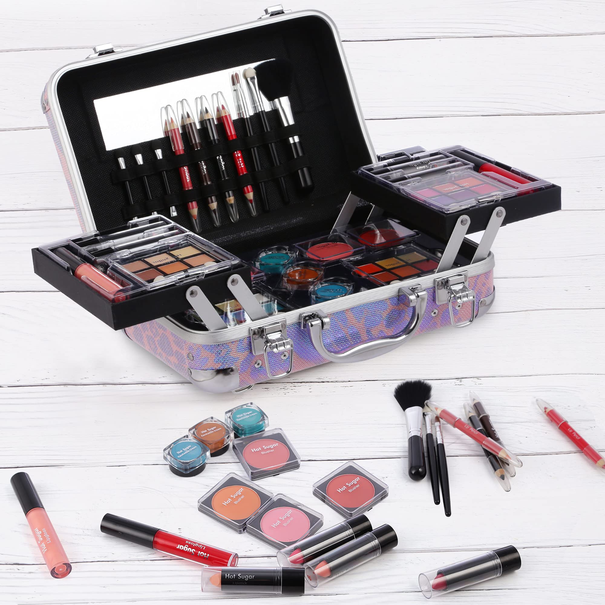 Hot Sugar makeup brushes set enables precise, beginner-friendly application.