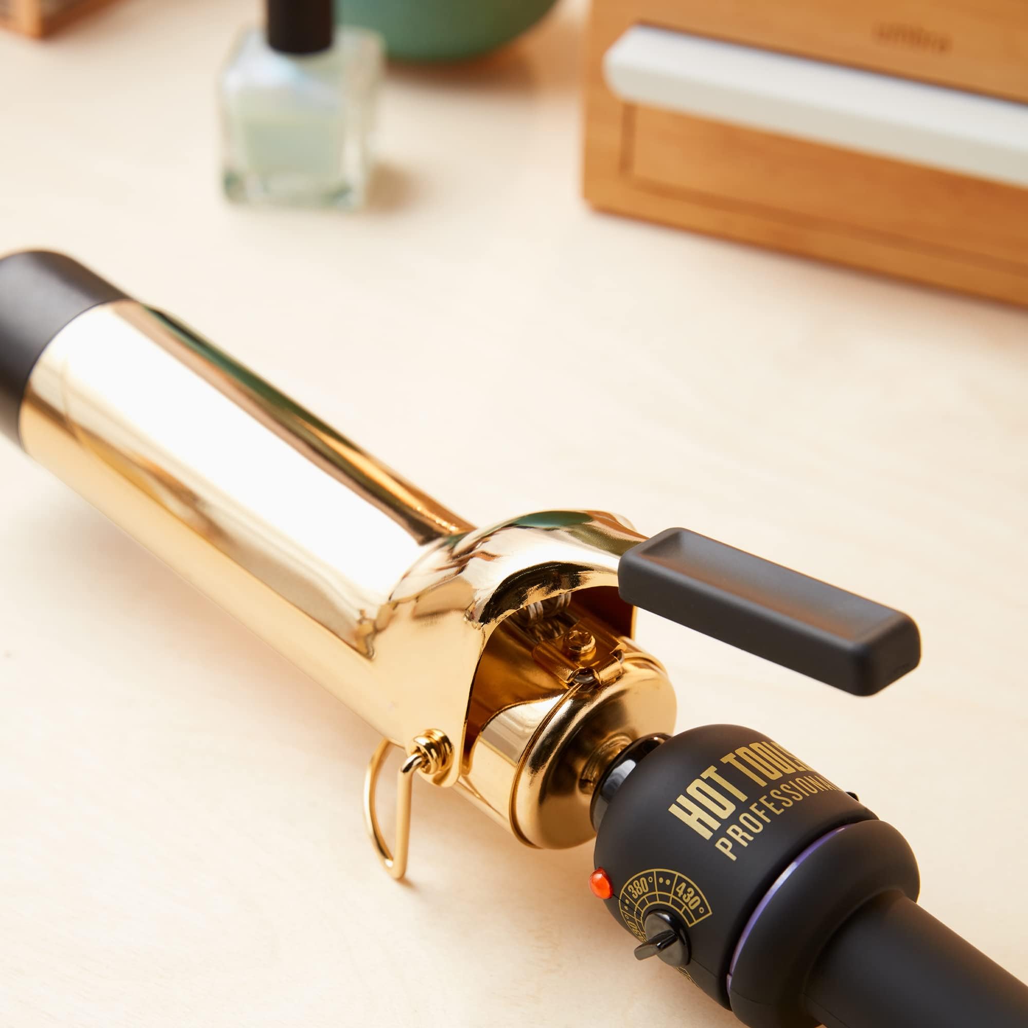 HOT TOOLS Pro Artist 24K Gold Curling Iron 8ft swivel cord provides easy reach