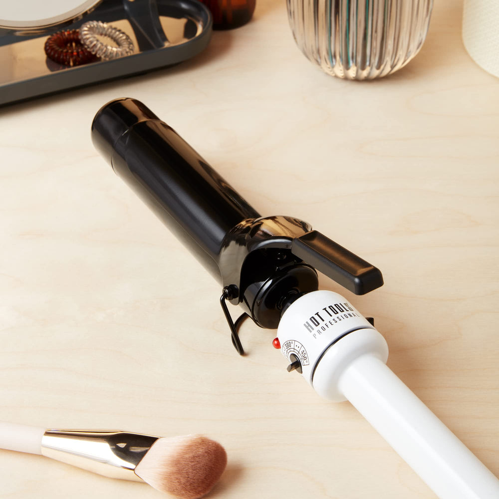Hot Tools Pro Artist Cool Tip protects fingers during curling.