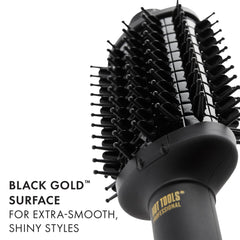 Hot Tools Pro Artist Oval Brush features a Micro-Shine finish that resists corrosion for durability.