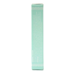 House of Lashes glue drying time closeup emphasizes quick set and seamless blend with eyeliner.