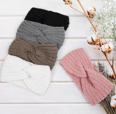 Close-up of Huachi knit headband texture showing soft, cozy fibers