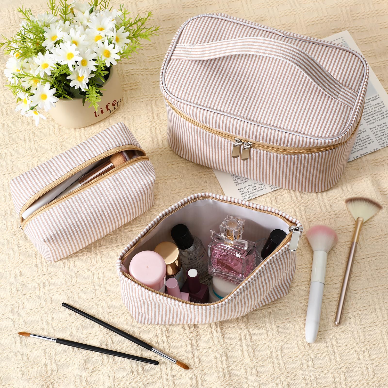Huhumy gift-ready cosmetic pouch set makes a thoughtful present