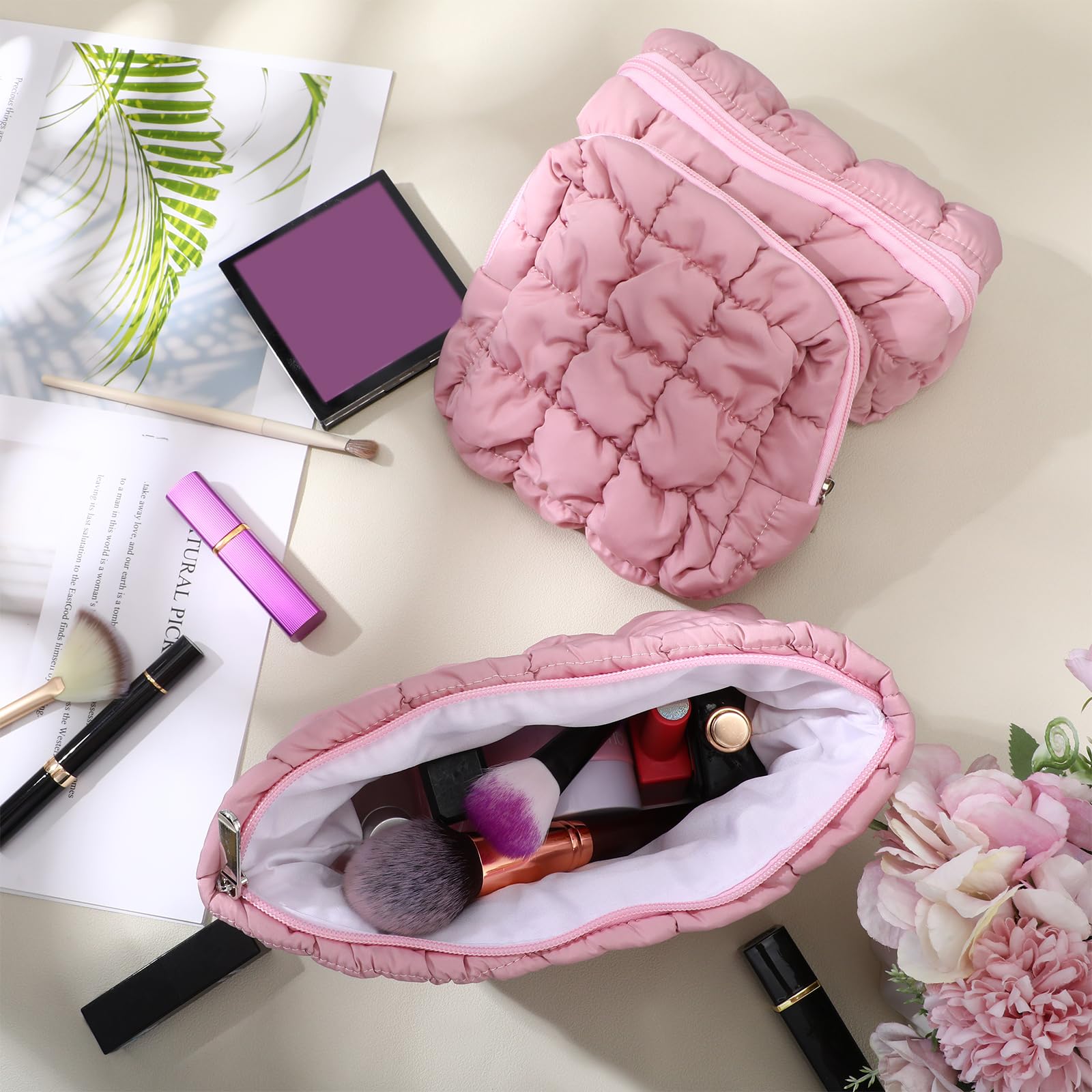 Huhumy quilted cosmetic pouch close-up texture, soft cotton feel.