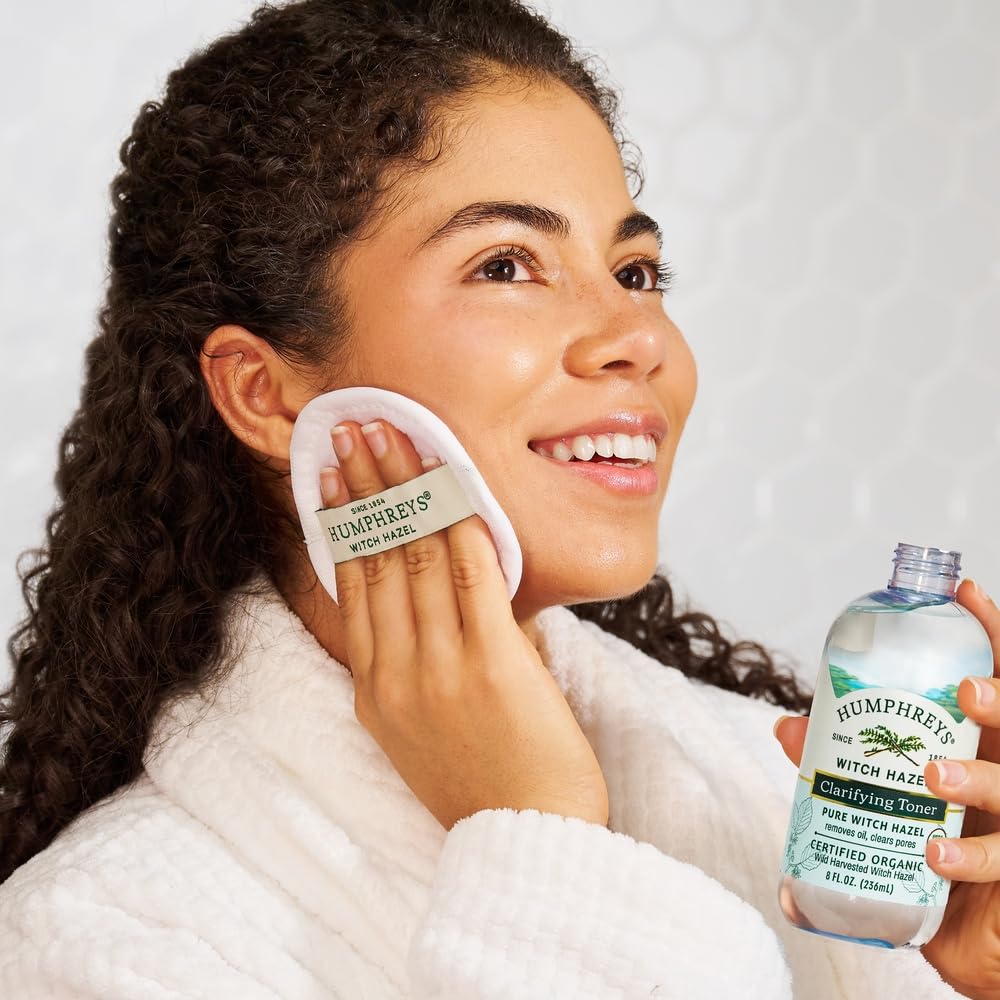 Humphreys Toner on cotton pad evokes refreshing cleansing and pore refinement.