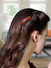 HYFEEL hair side comb tortoise closeup shows color and light-weight feel for comfortable wear.