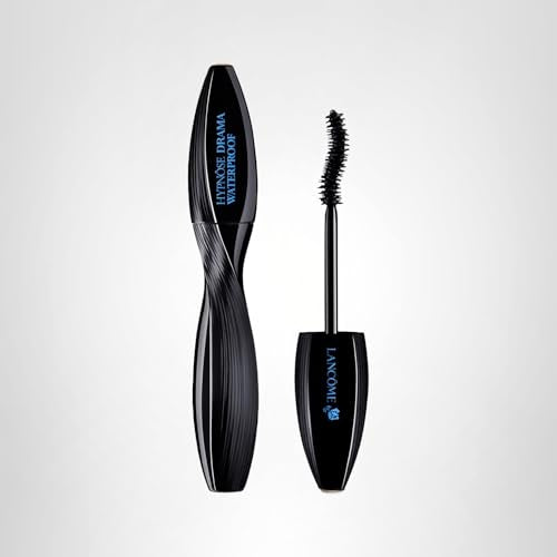 Lancôme Hypnôse Drama Extreme waterproof performance demonstrated on lashes.