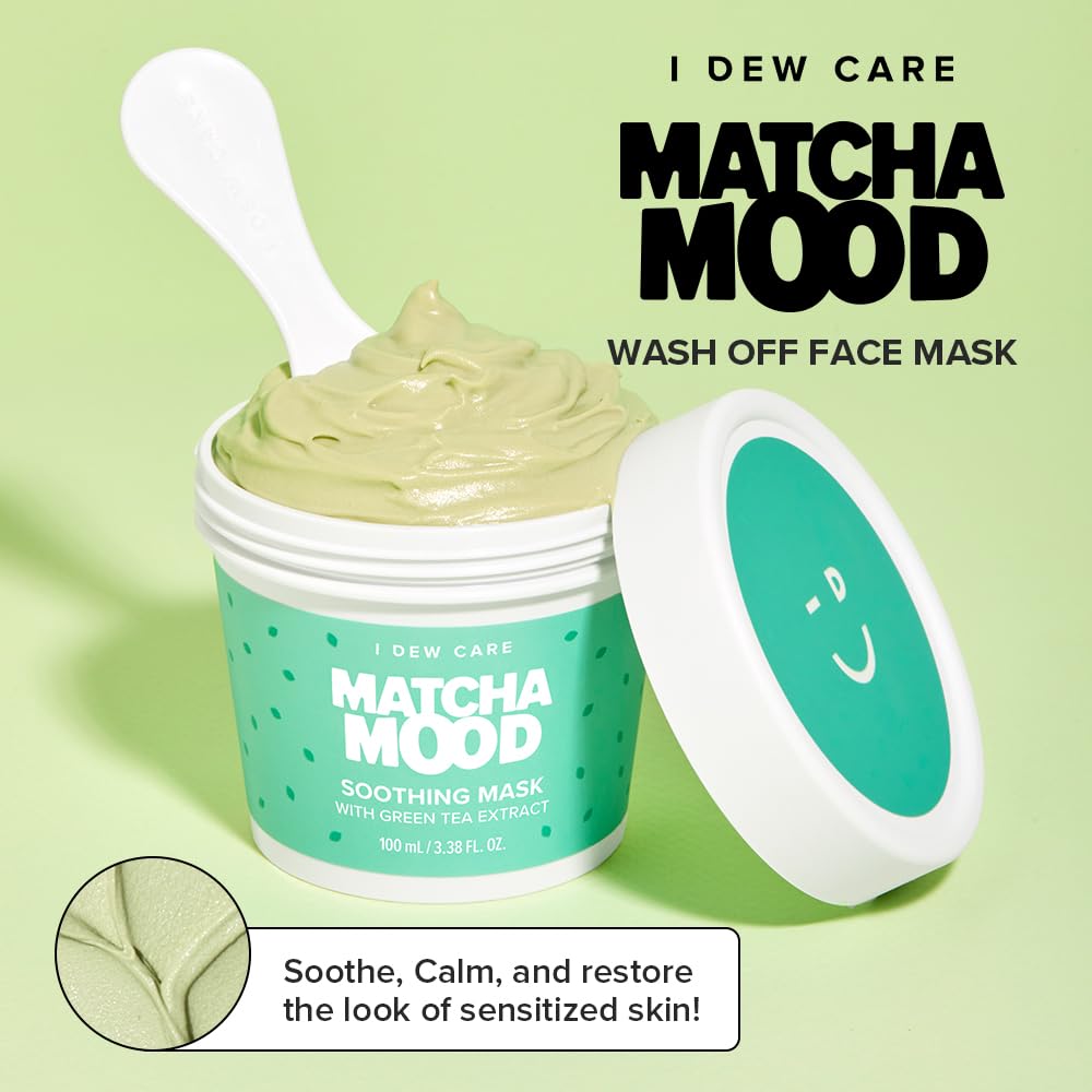 I DEW CARE Matcha Mood being applied on clean skin for refreshing pampering