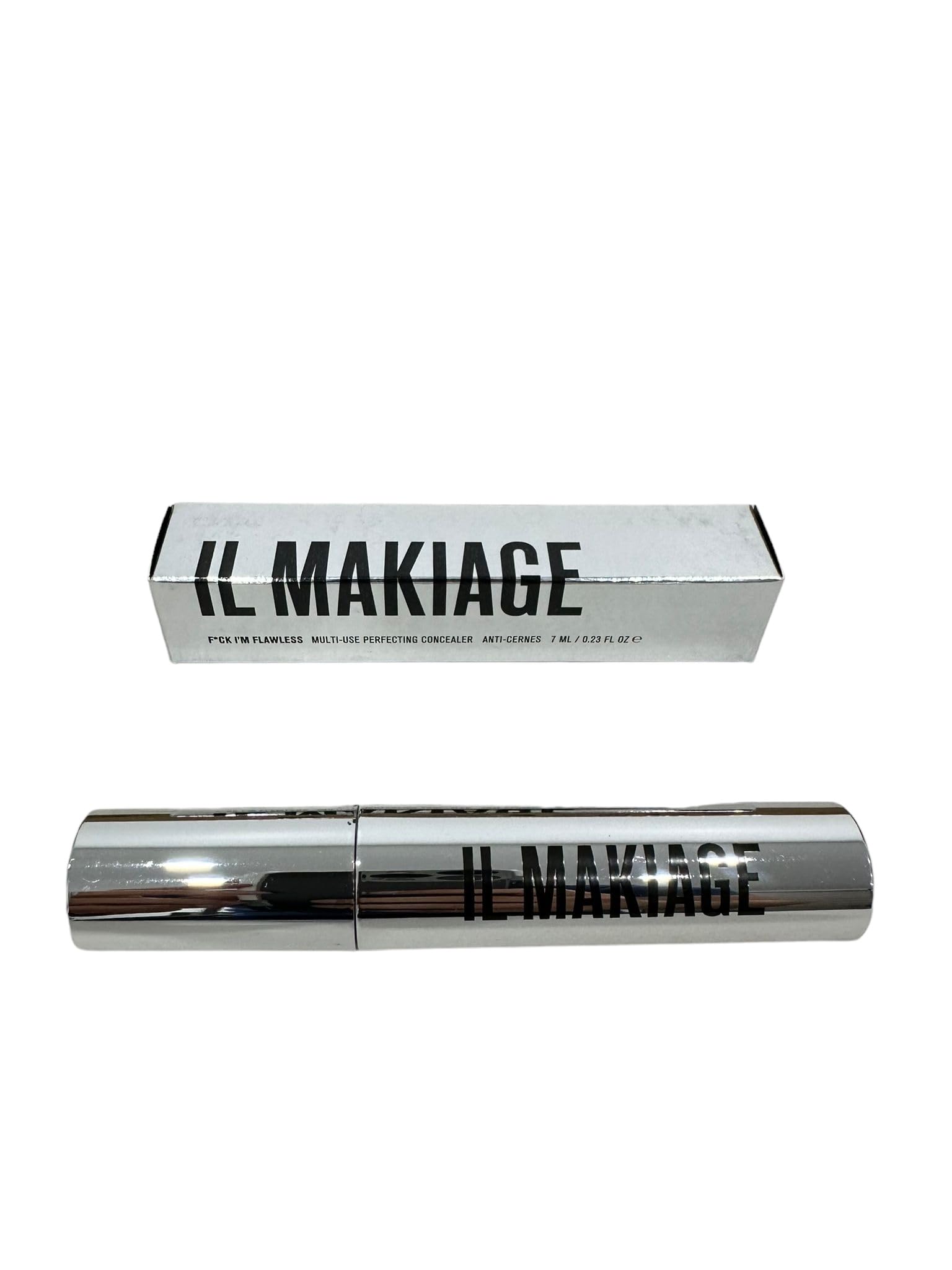 Il Makiage I'M FLAWLESS Concealer for multi-use application, highlighting and contouring without heaviness.