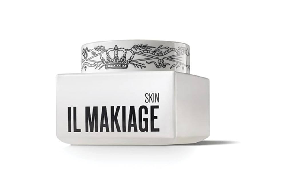 Il Makiage Power Recharge Cream bottle close-up highlights a hydrating gel-cream texture for radiant skin.