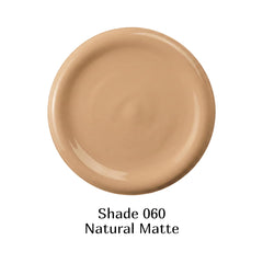 Il Makiage flawless base texture closeup conveys lightweight hydration during wear.