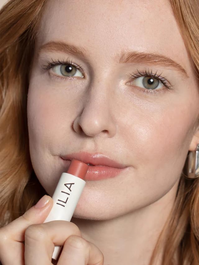 ILIA Balmy Tint soft shine image illustrates subtle reflective finish.