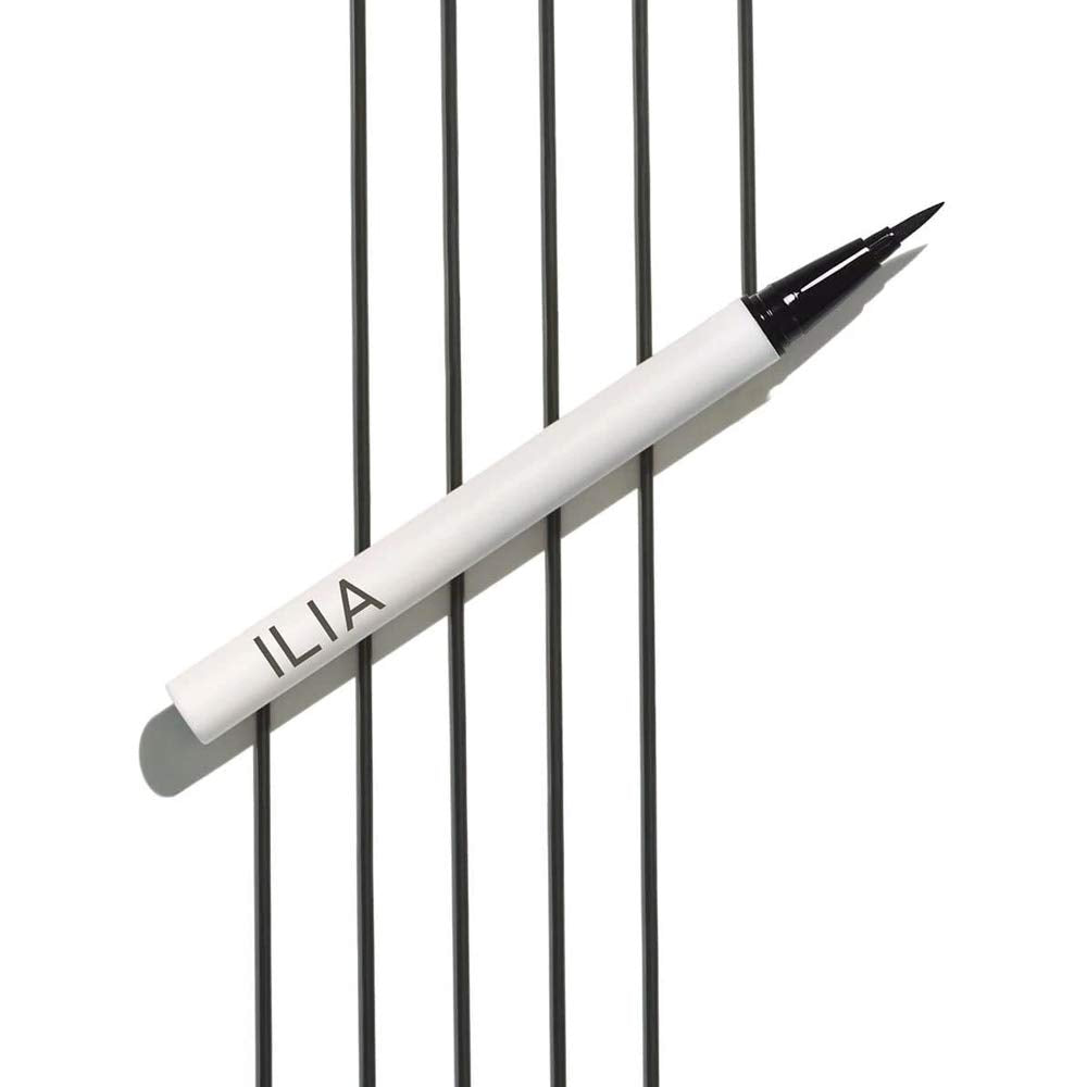ILIA Clean Line Liquid Liner water-resistant test shows smudge-free wear.