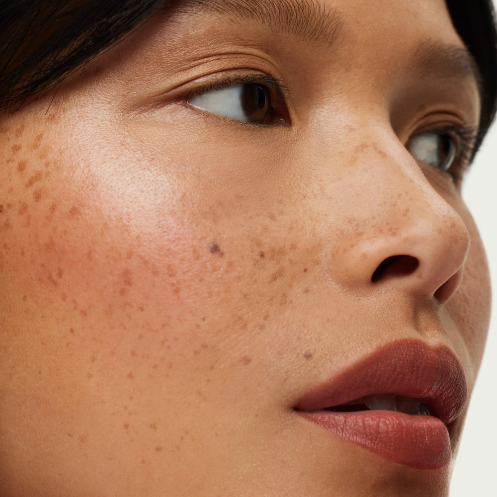 ILIA Lip Sketch Earthen close-up reveals precise application tip