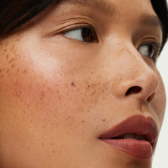 ILIA Lip Sketch Earthen close-up reveals precise application tip