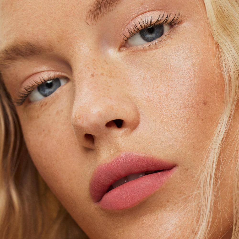 ILIA Lip Sketch Hydrating Crayon with hyaluronic acid emphasizes hydrated, plump-looking lips.