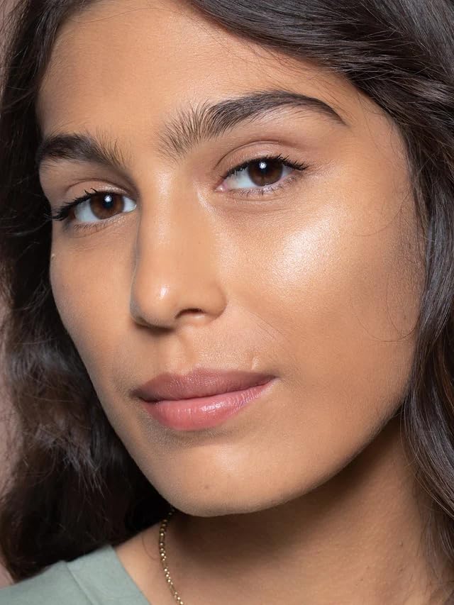 Ilia Multi-Stick Cosmic Dancer closeup shows creamy, blendable texture