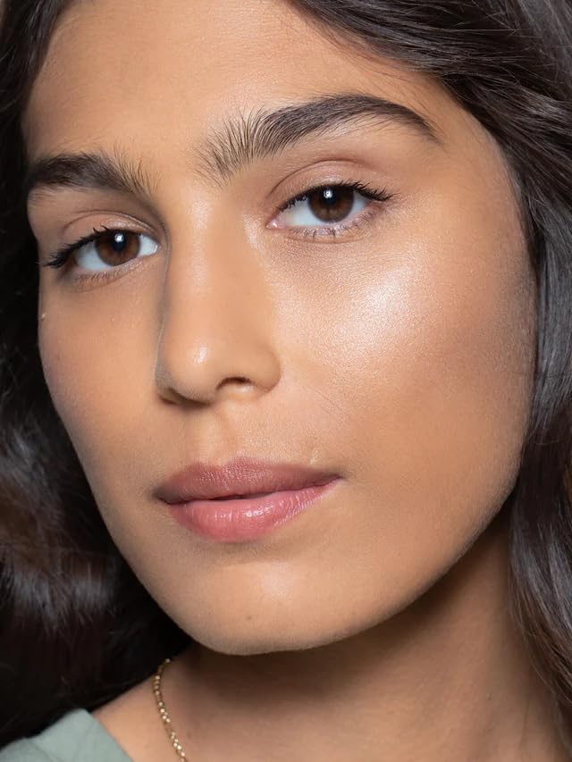 ILIA Multi-Stick Stella by Starlight cheekbone glow closeup