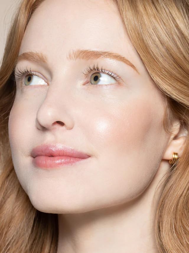 ILIA Multi-Stick Stella by Starlight fingertip application for quick blend