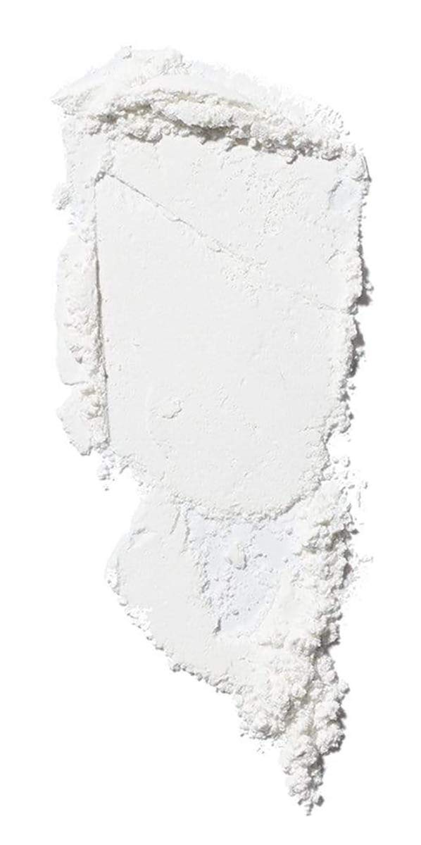 ILIA Soft Focus powder close-up swatch reveals translucent, oil-control finish.