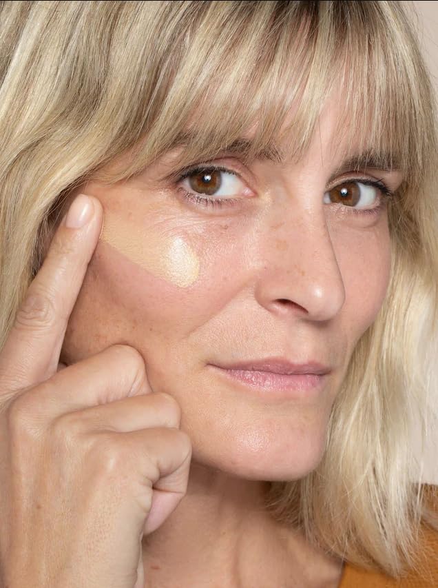 ILIA Super Serum Skin Tint SPF 40 closeup texture looks smooth and non-greasy.