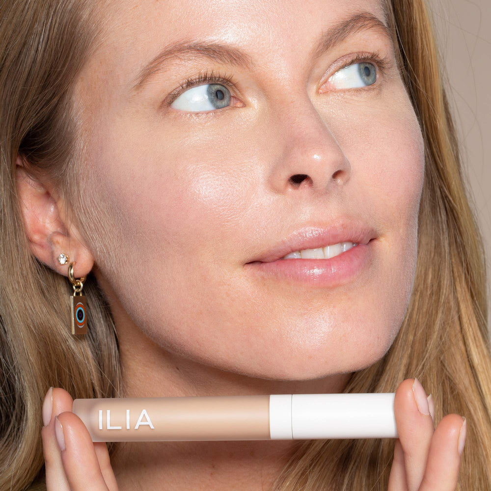 ILIA True Skin Serum Concealer under-eye application for brightening look