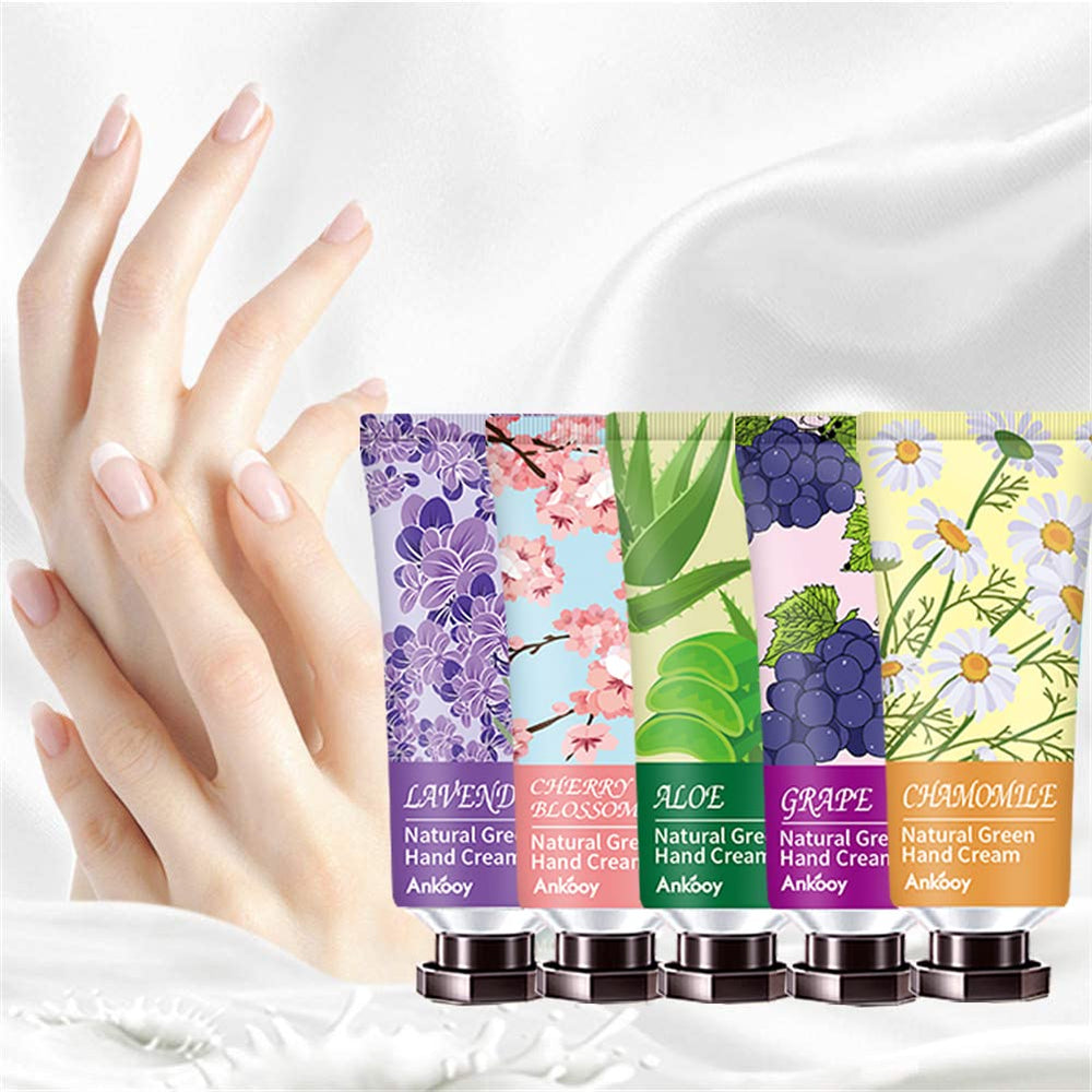 Inalier bridesmaid gift set perfect for gifting coworkers.