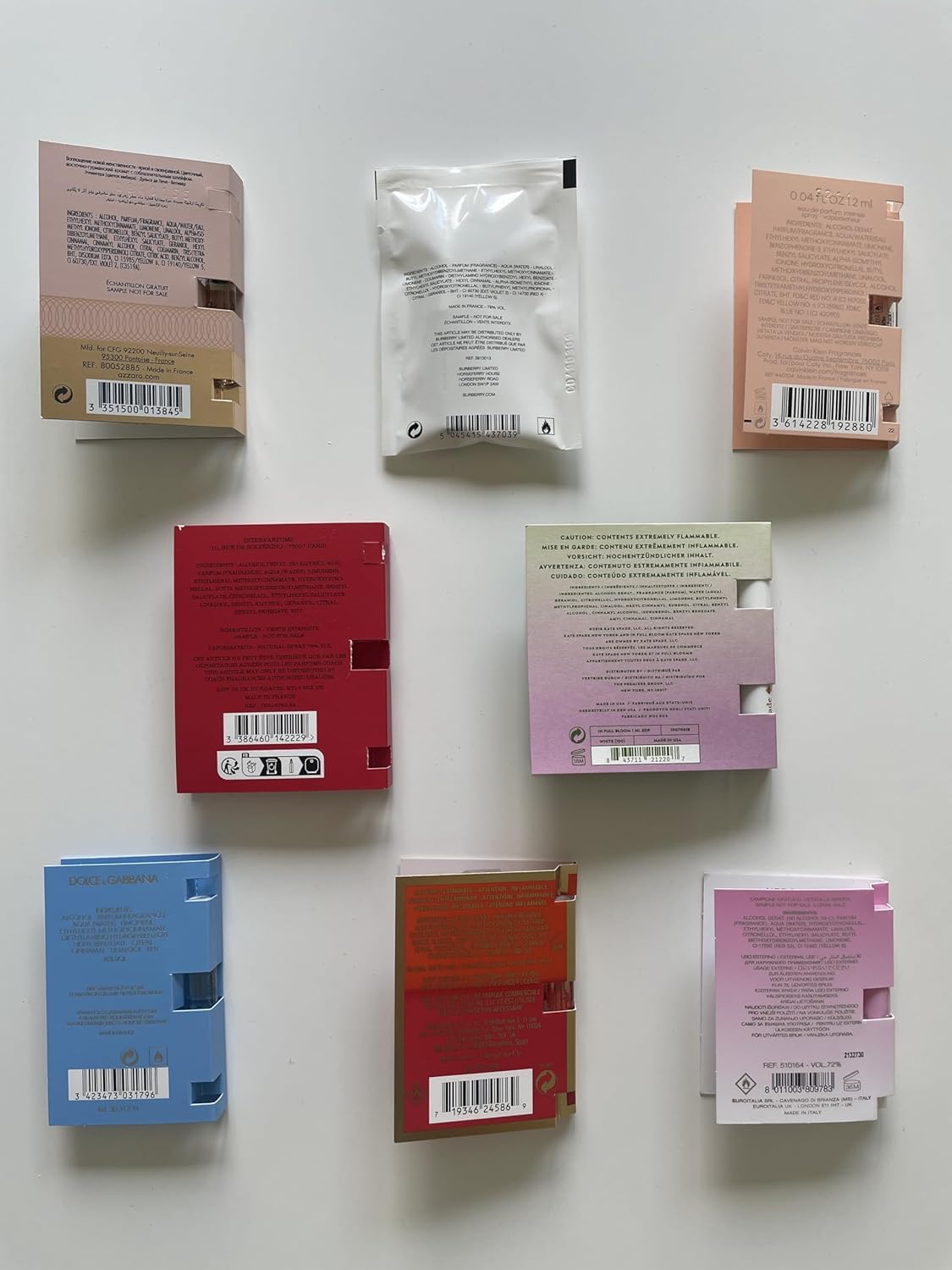 Infinite Scents tasting setup enabling quick scent comparison and discovery