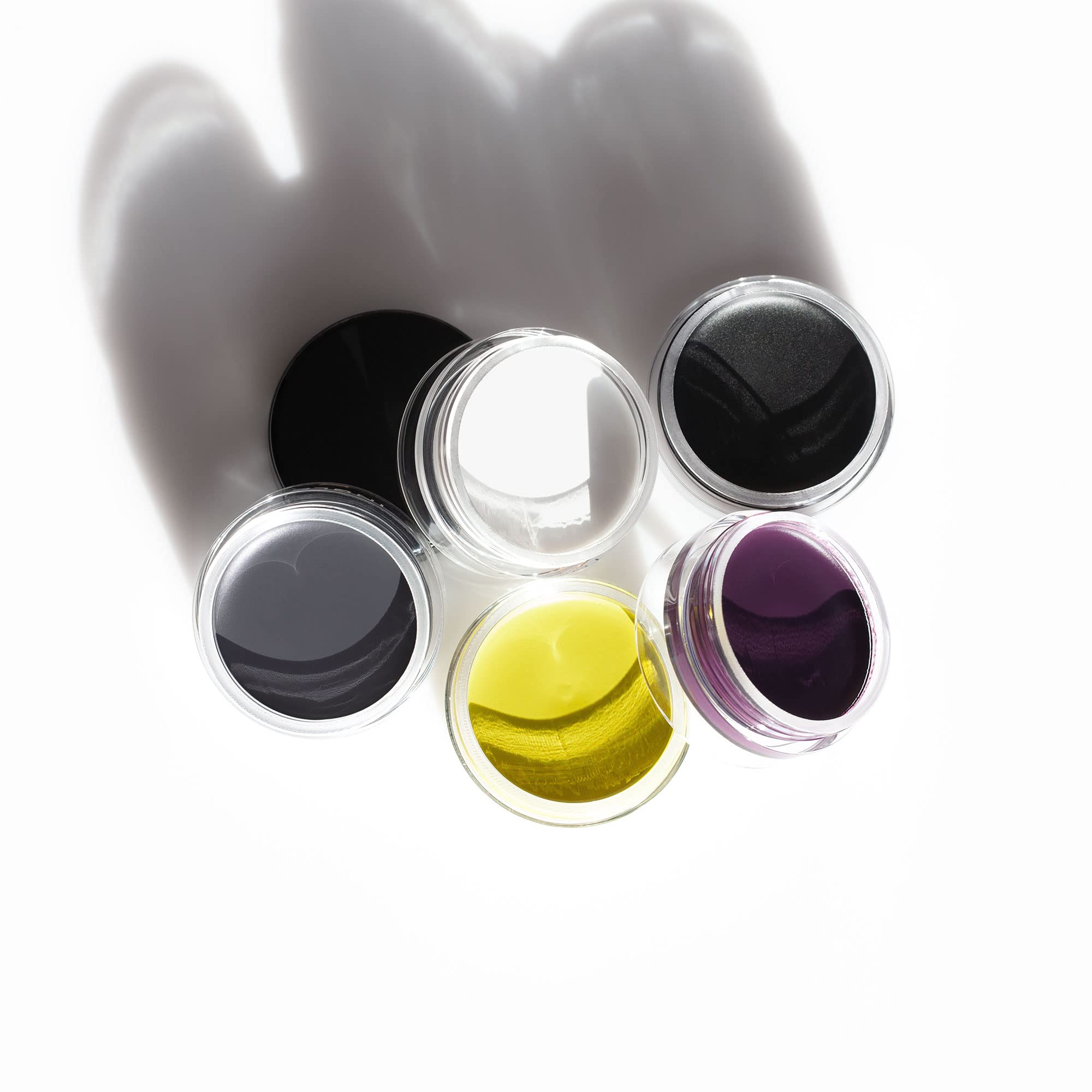 Inglot AMC Eyeliner Gel vegan formula highlighted in product shot