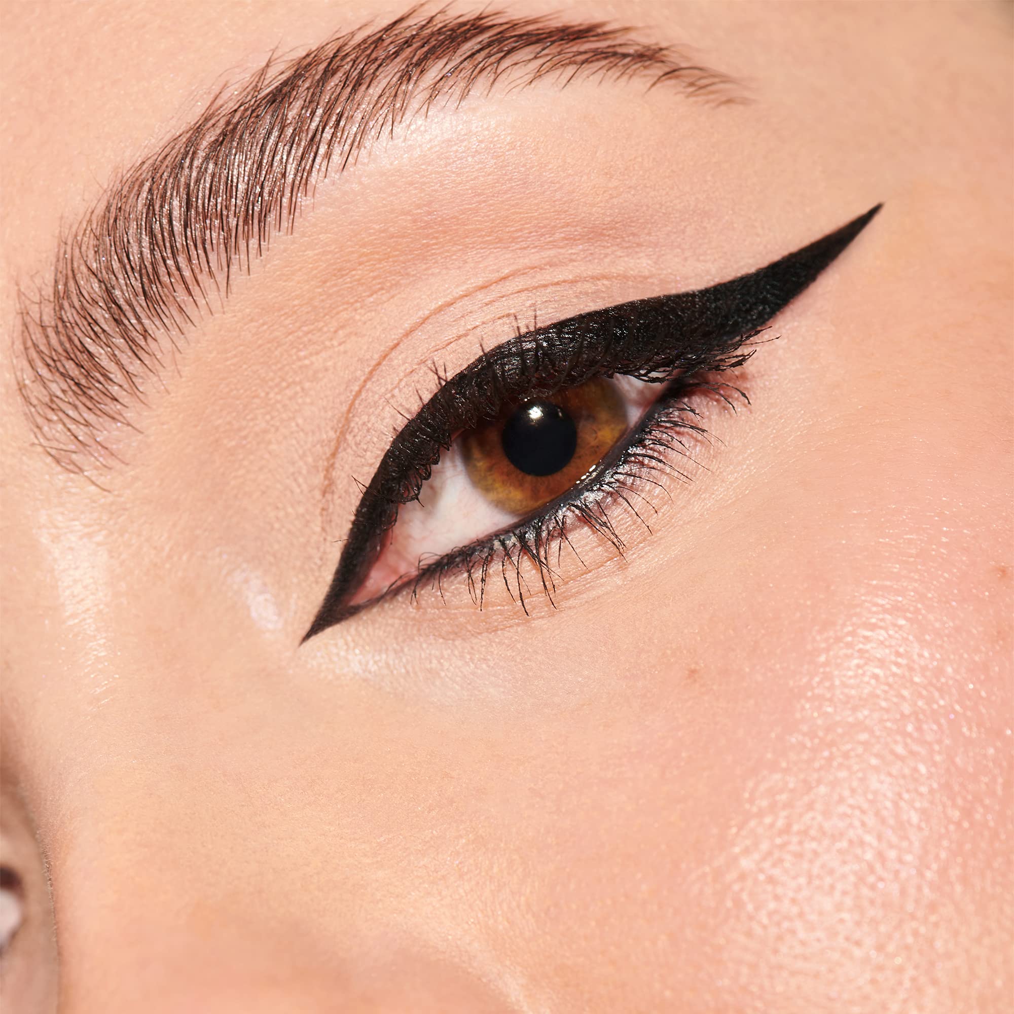Inglot AMC Eyeliner Gel waterproof swatch under water test