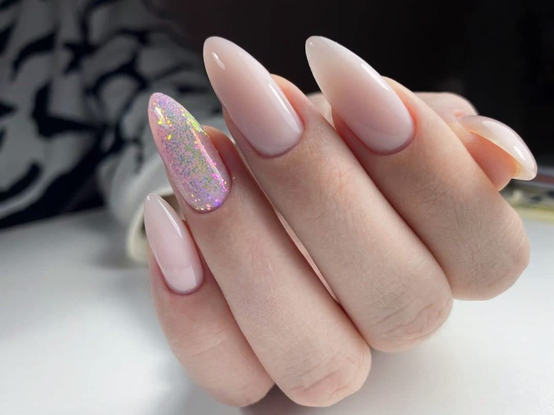 IN.HYPE Builder Gel overlay nails demonstrates protective layer for natural nails with a flattering pink finish.