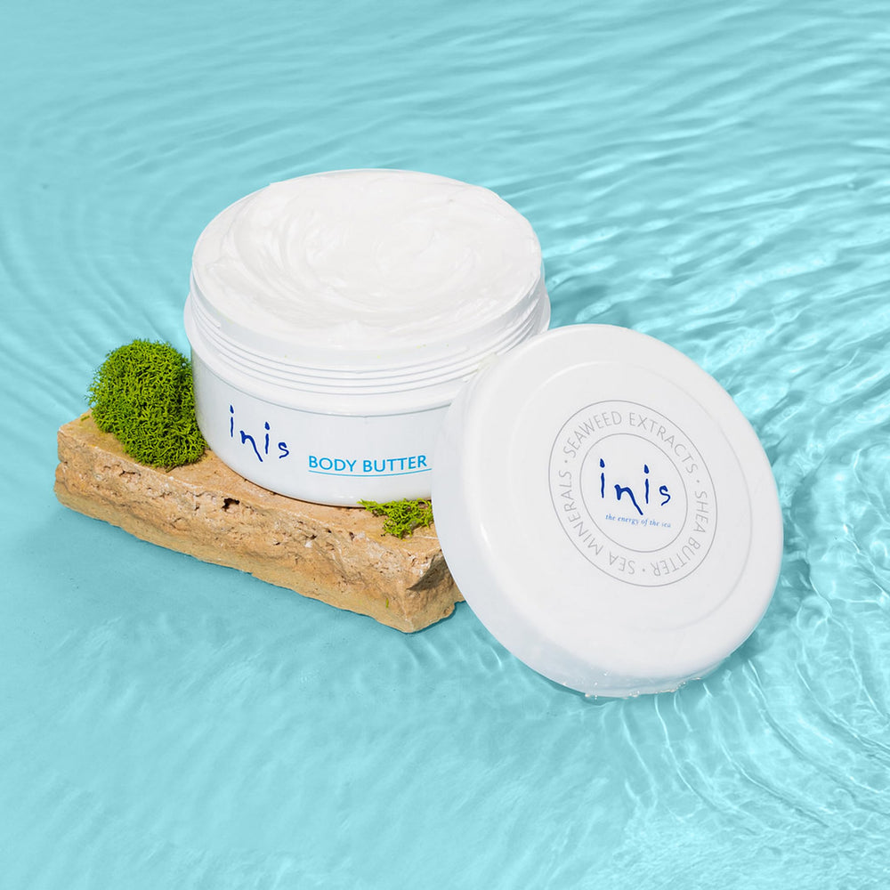 Inis Energy of the Sea breeze fragrance closeup suggests a refreshing, uplifting scent routine.