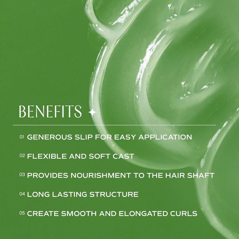 INNERSENSE Curl Memory Gel refill pouch demonstrates long-lasting curls and nourished strands.
