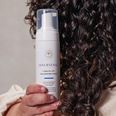 INNERSENSE I Create Lift Foam dispensing action demonstrates even foam for all hair types.