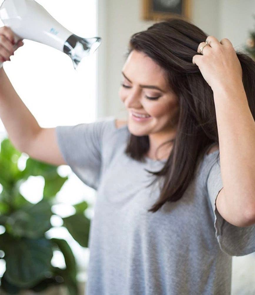 InStyler Turbo Ionic Blow Dryer infinity dial demonstrating customizable airflow and ion settings