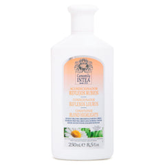 Intea Blonde Hair Conditioner bottle provides deep hydration for blonde tones.