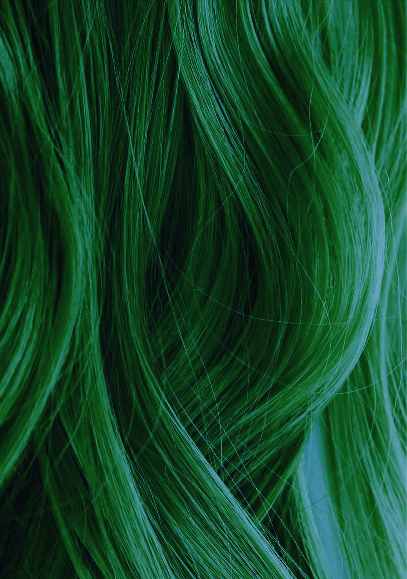 iroiro forest green final look demonstrates a vibrant, fade-friendly result.