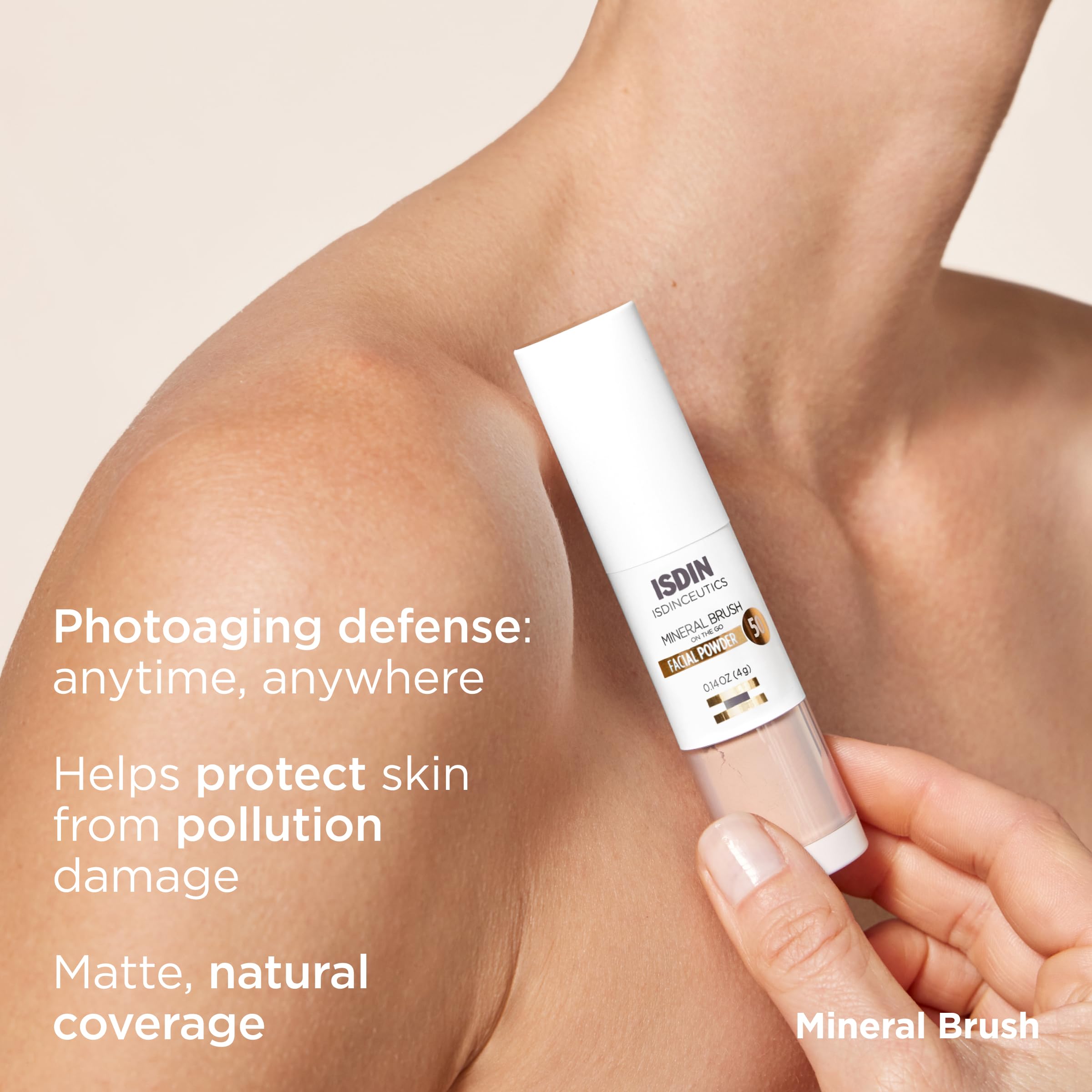ISDIN Mineral Brush Powder packaging highlights compact design for daily routines.