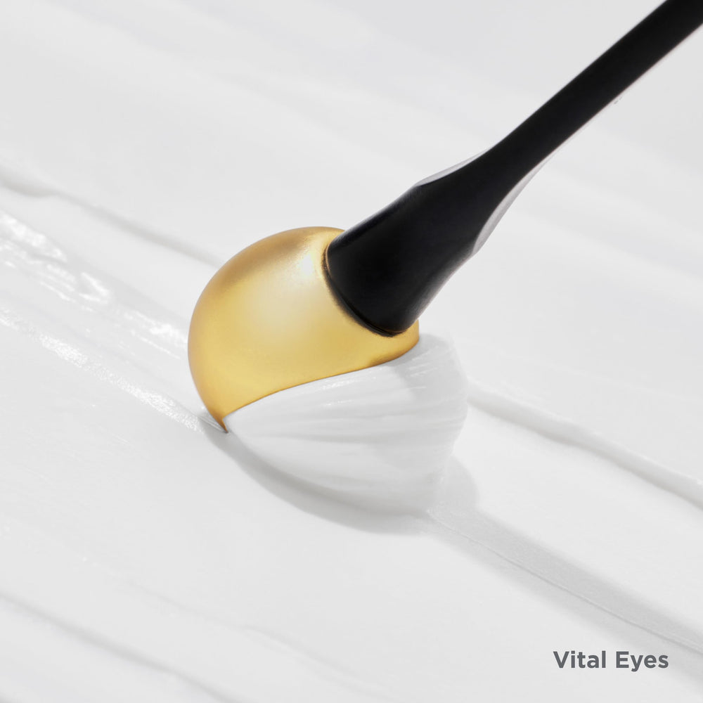 ISDIN Vital Eyes deluxe applicator shown delivering a cooling touch.