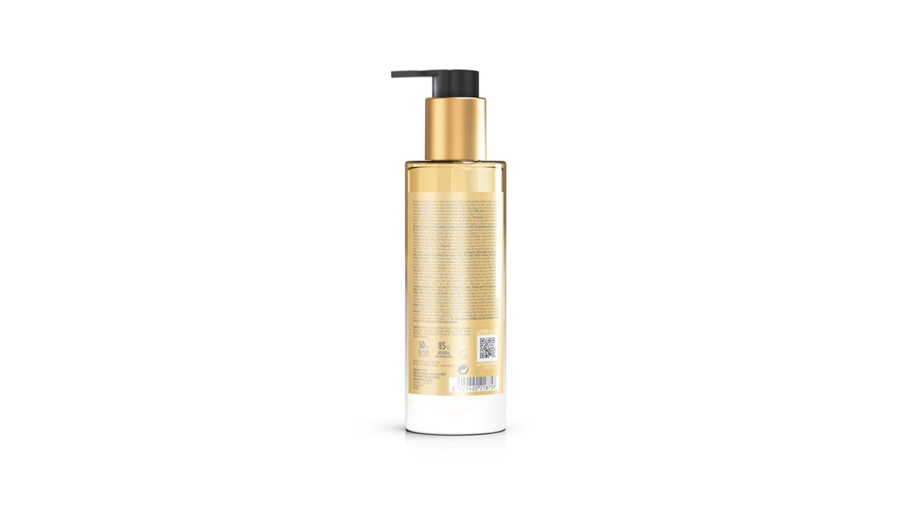 Isdinceutics Essential Cleansing Oil packaging designed for easy use.